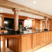 s-a-spooner-bespoke-gothhic-oak-kitchen